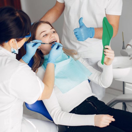 Leczenie kanałowe zębów w Poznaniu: odkryj skrywane metody terapii