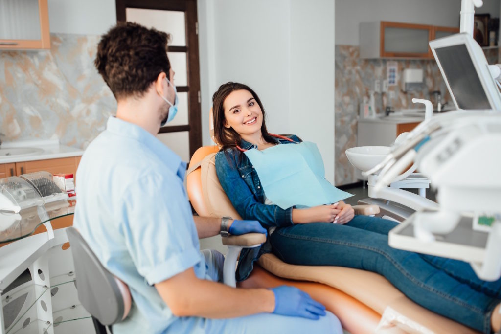 Leczenie endodontyczne, czyli popularnie zwane leczeniem kanałowym, jest jednym z najważniejszych procesów w stomatologii.